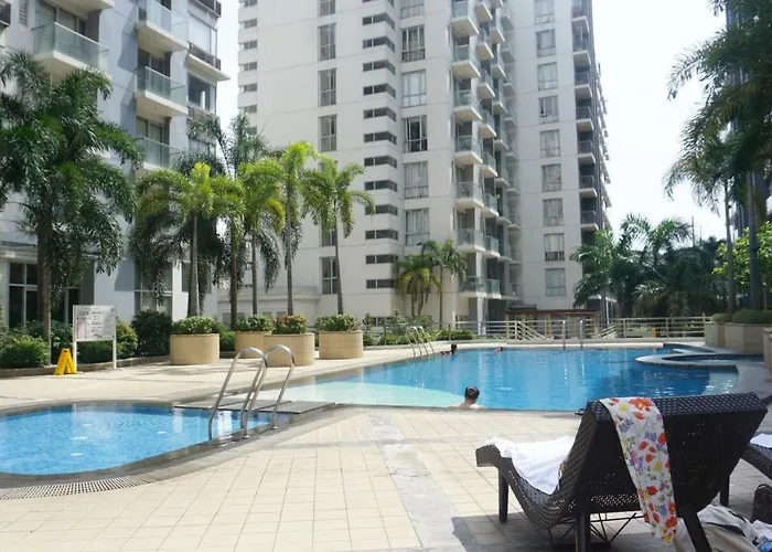 Palm Tree Across Naia3 By Beth Apartment *